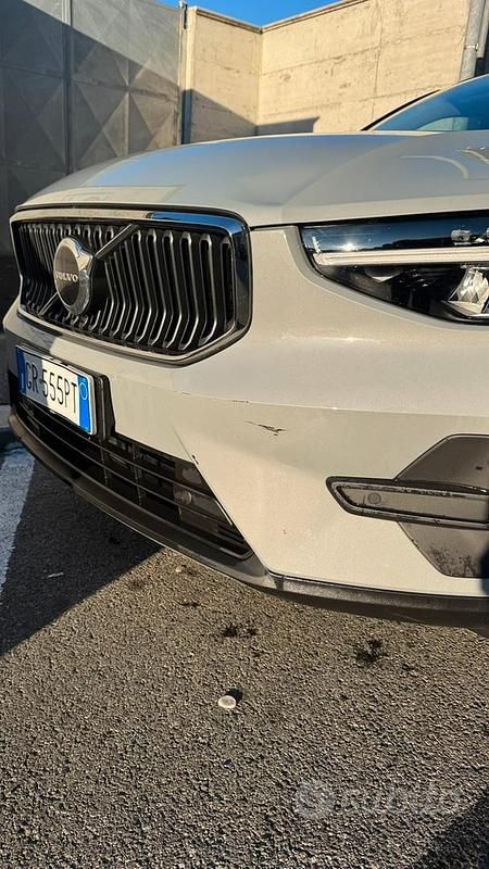 Usata Volvo XC40 129 CV (94 kW) 2024 Grigio SUV