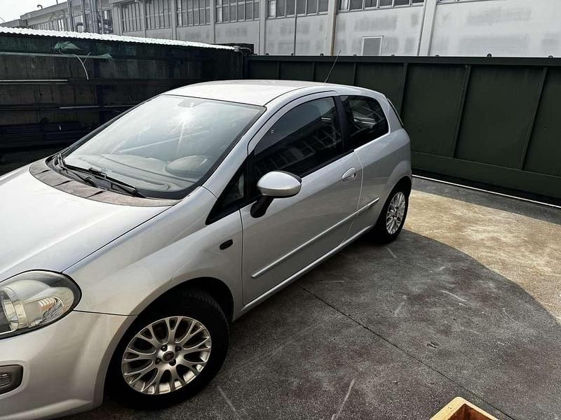 Usata Fiat Punto Evo Dynamic 75 CV (55 kW) 2010 Grigio Utilitaria
