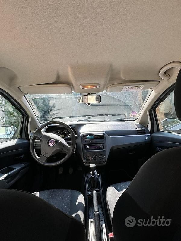 Usata Fiat Grande Punto 65 CV (47 kW) 2007 Grigio Utilitaria