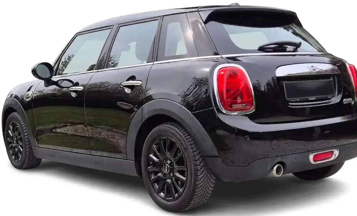 Usata Mini Cooper D 116 CV (85 kW) 2018 Nero Utilitaria