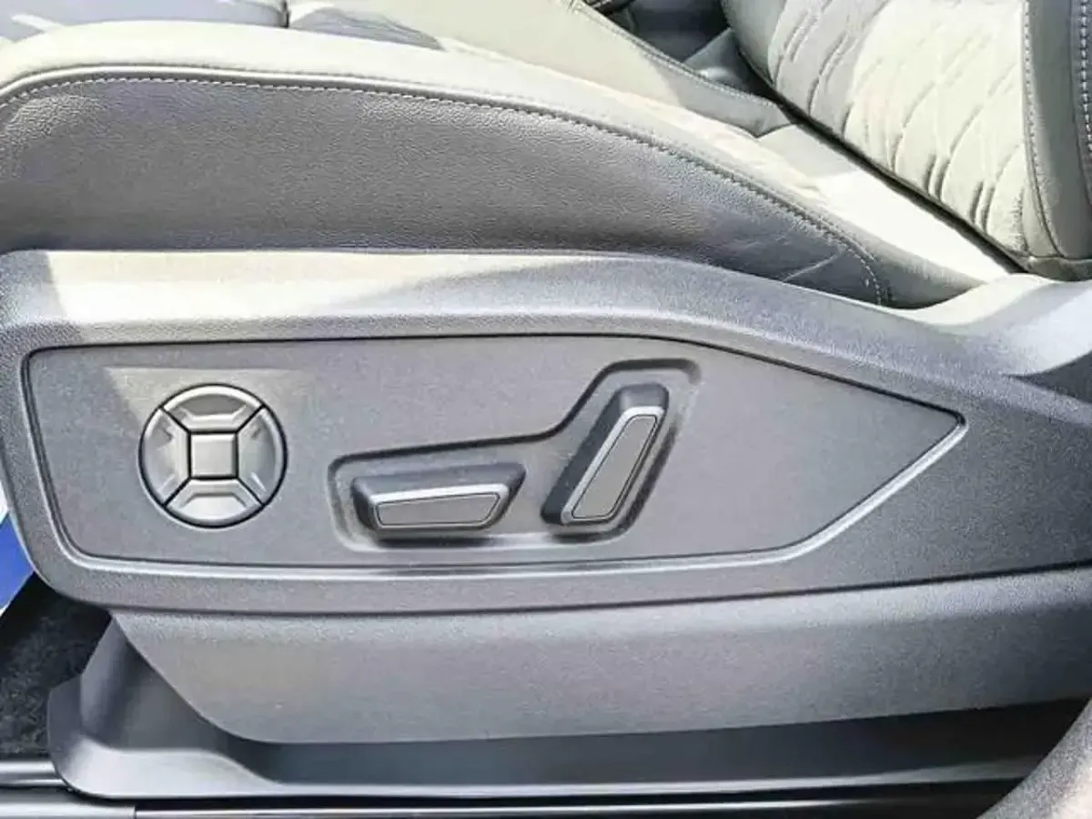 Nuova Audi Q5 S-Line 204 CV (150 kW) 2026 Grigio SUV