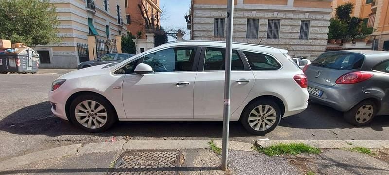 Usata Opel Astra Cosmo 110 CV (80 kW) 2013 Bianco Station wagon