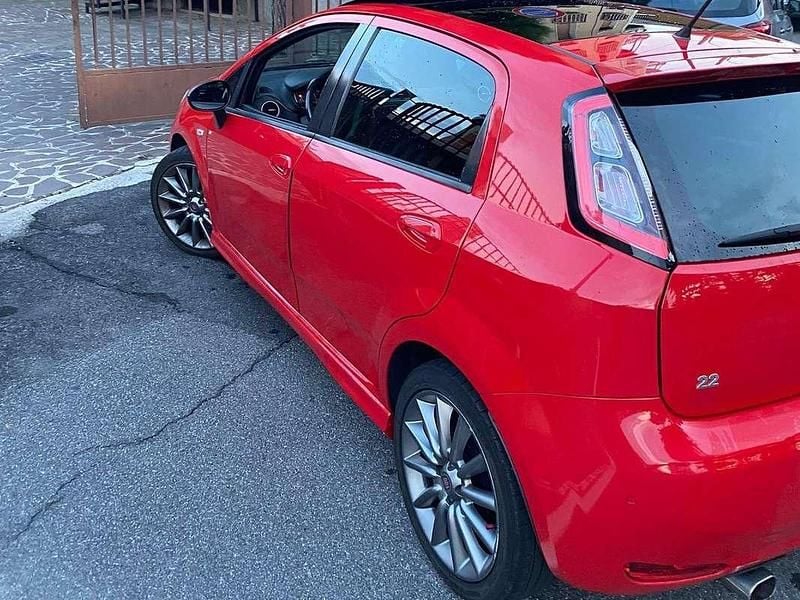 Usata Fiat Grande Punto Sport 105 CV (77 kW) 2012 Rosso Utilitaria