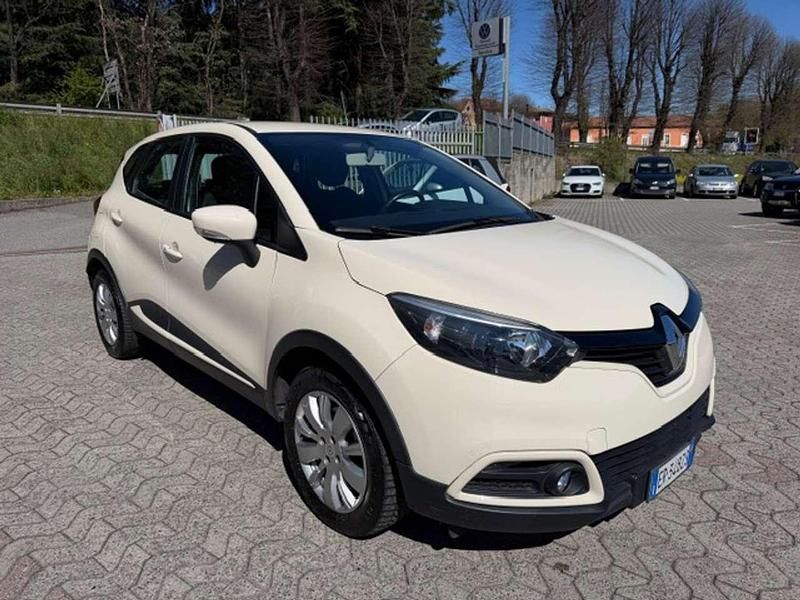 Usata Renault Captur 90 CV (66 kW) 2013 Beige SUV