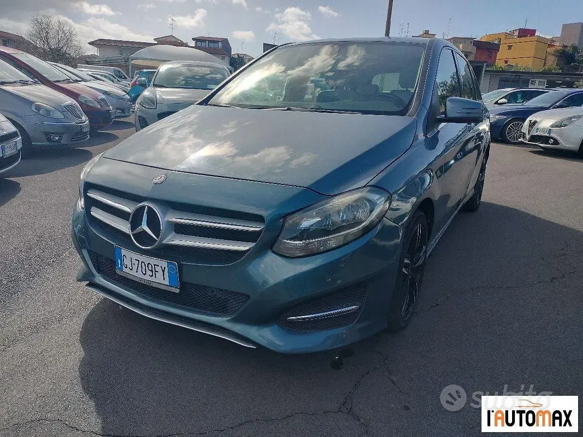 Usata Mercedes 180 Business 109 CV (80 kW) 2015 Blu Berlina