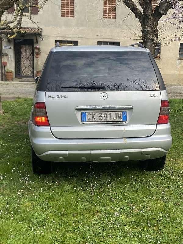 Usado Mercedes ML270 Classic 163 CV (119 kW) 2004 Gris SUV