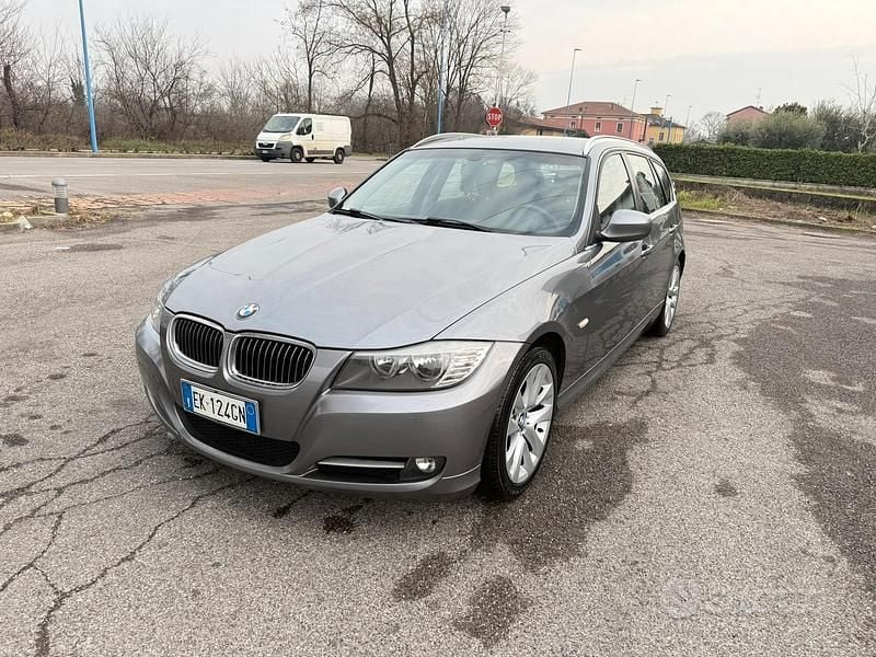 Grigio Usata 2011 BMW 320 Sport Line Station wagon | 4400 € (Ottimo prezzo) - Immagine 1/4