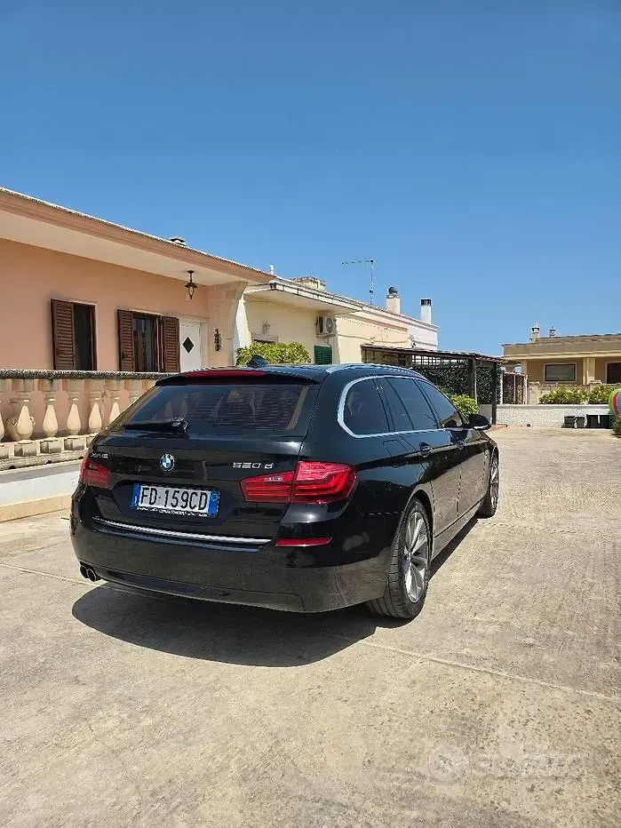 Usata BMW 520 Luxury Line 190 CV (139 kW) 2016 Nero Station wagon