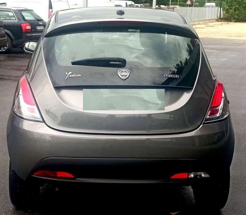 Usata Lancia Ypsilon Silver 69 CV (50 kW) 2022 Grigio Utilitaria