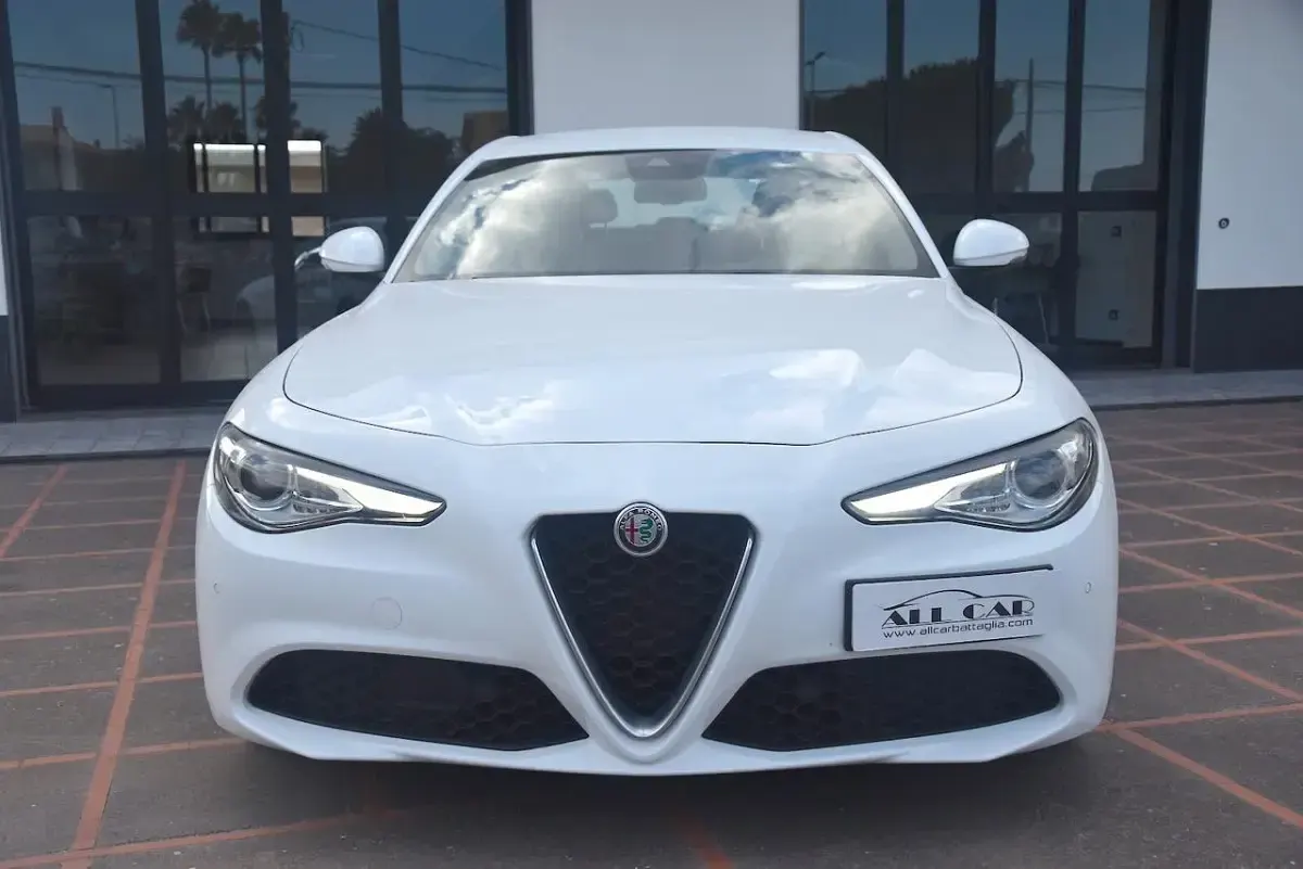 Usata Alfa Romeo Giulia Executive 190 CV (139 kW) 2018 Bianco Berlina