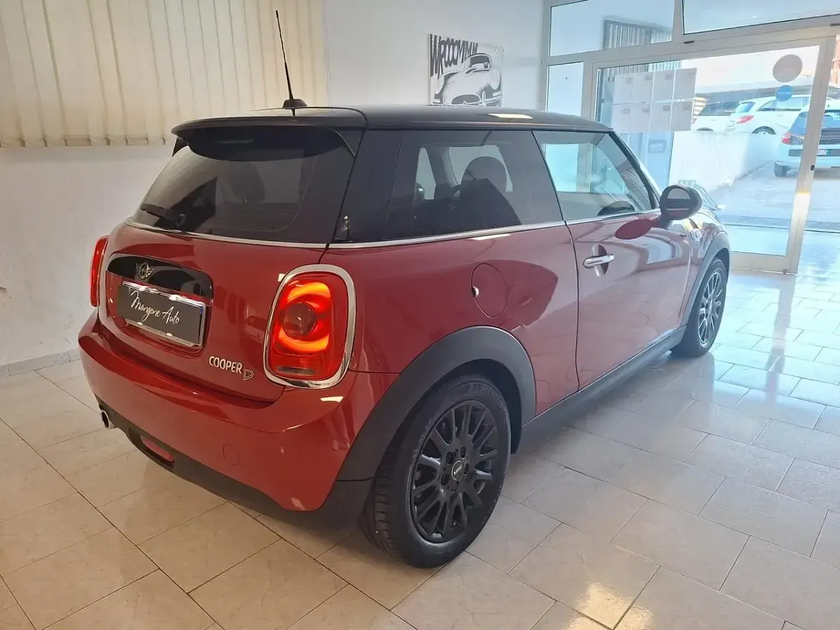 Usata Mini Cooper D 116 CV (85 kW) 2018 Rosso Utilitaria