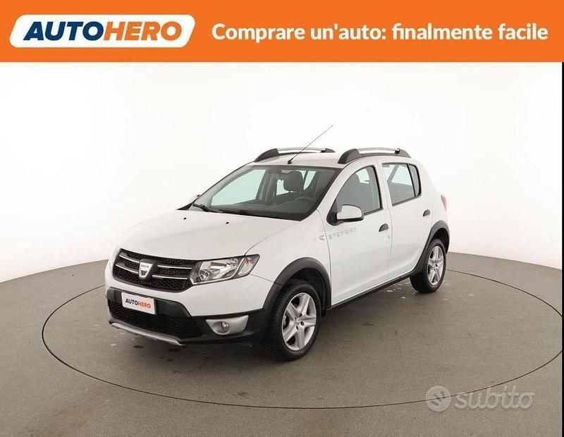 Usata Dacia Sandero Prestige 90 CV (66 kW) 2015 Bianco Berlina