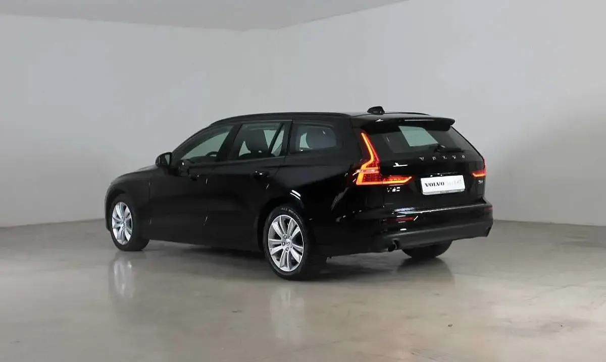 Usata Volvo V60 Business Edition 197 CV (144 kW) 2021 Nero Station wagon