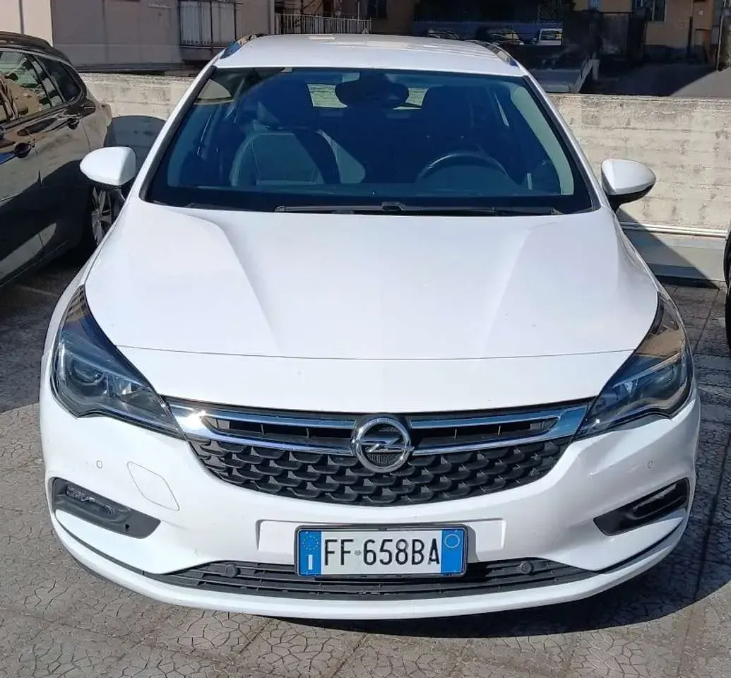 Usata Opel Astra Innovation 136 CV (100 kW) 2016 Bianco Station wagon