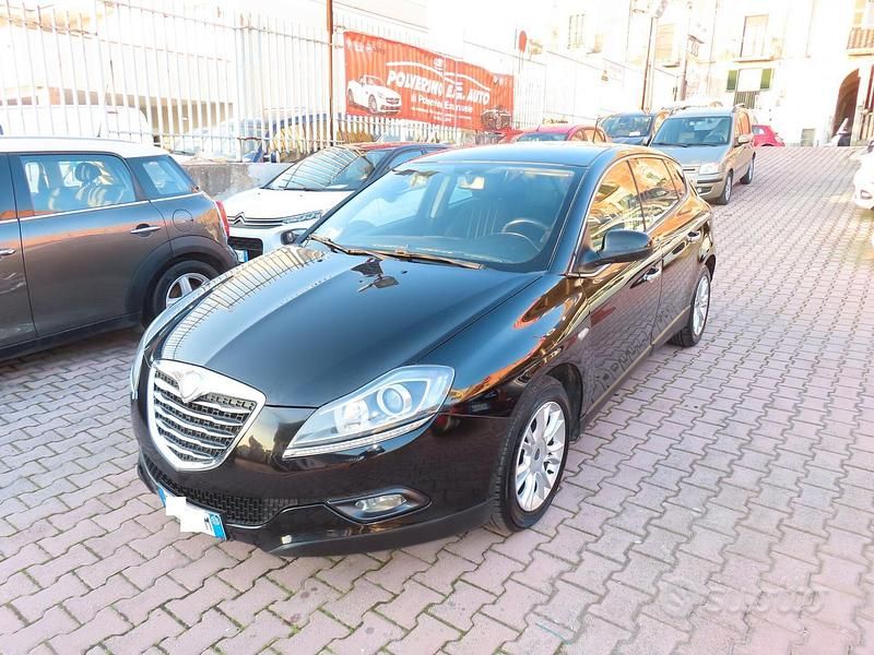 Usata Lancia Delta 120 CV (88 kW) 2012 Nero Utilitaria