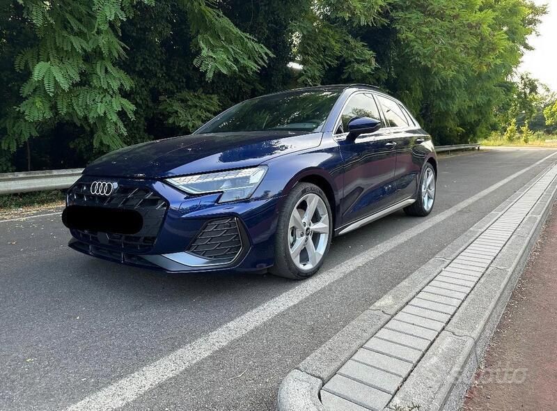 Usata Audi A3 Ambiente 150 CV (110 kW) 2024 Blu Utilitaria