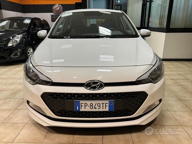 Usata Hyundai i20 Classic 75 CV (55 kW) 2018 Bianco Berlina