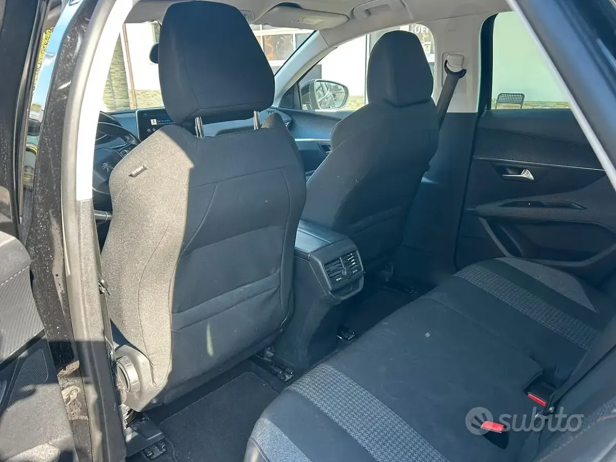 Usata Peugeot 3008 120 CV (88 kW) 2017 Nero SUV