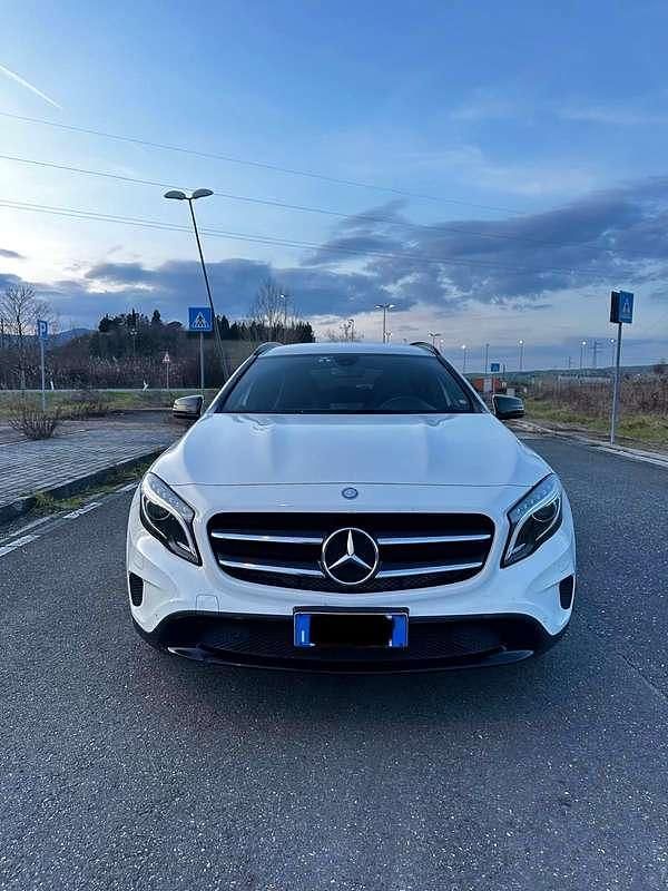 Usata Mercedes GLA220 177 CV (130 kW) 2015 SUV
