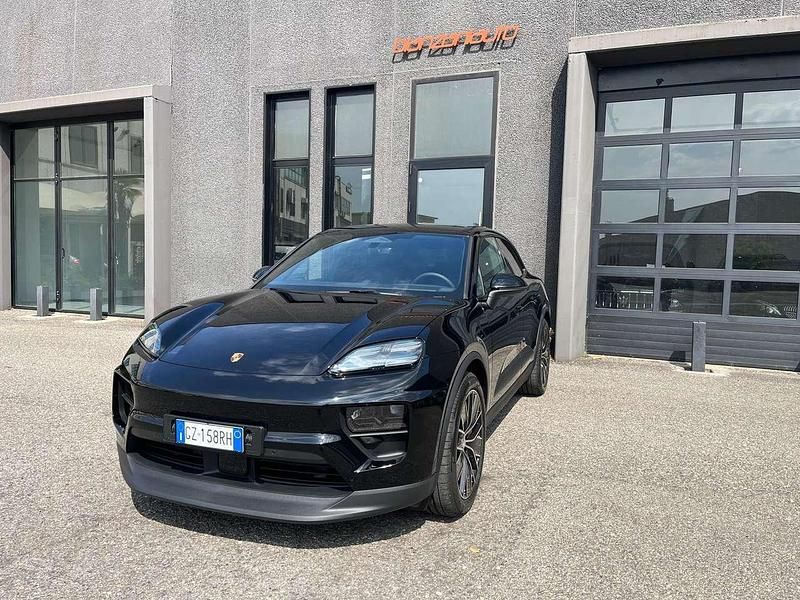 Usata Porsche Macan 144 kW (197 CV) 2025 Nero SUV