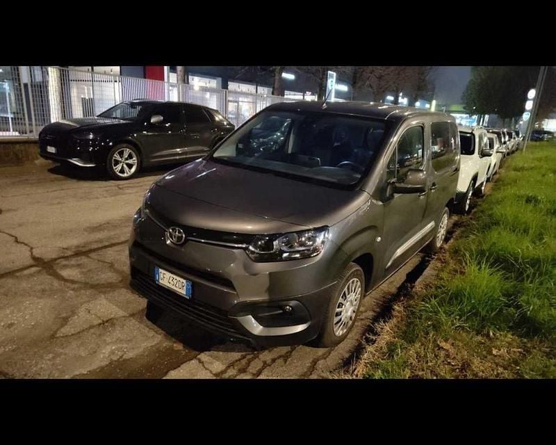 Usata Toyota Proace Verso City 131 CV (96 kW) 2021 Grigio Station wagon