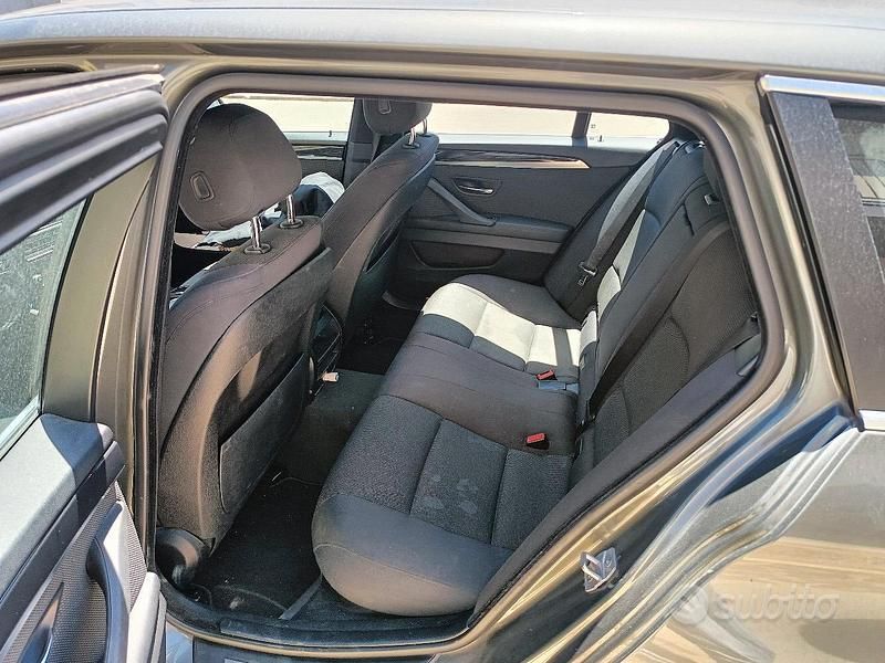 Usata BMW 518 150 CV (110 kW) 2015 Grigio Station wagon