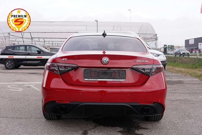 Nuova Alfa Romeo Giulia 211 CV (155 kW) 2025 Rosso alfa Berlina
