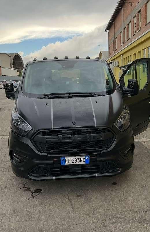 Nero Usata 2021 Ford Tourneo Monovolume | 36.000 € (Molto cara) - Immagine 1/4