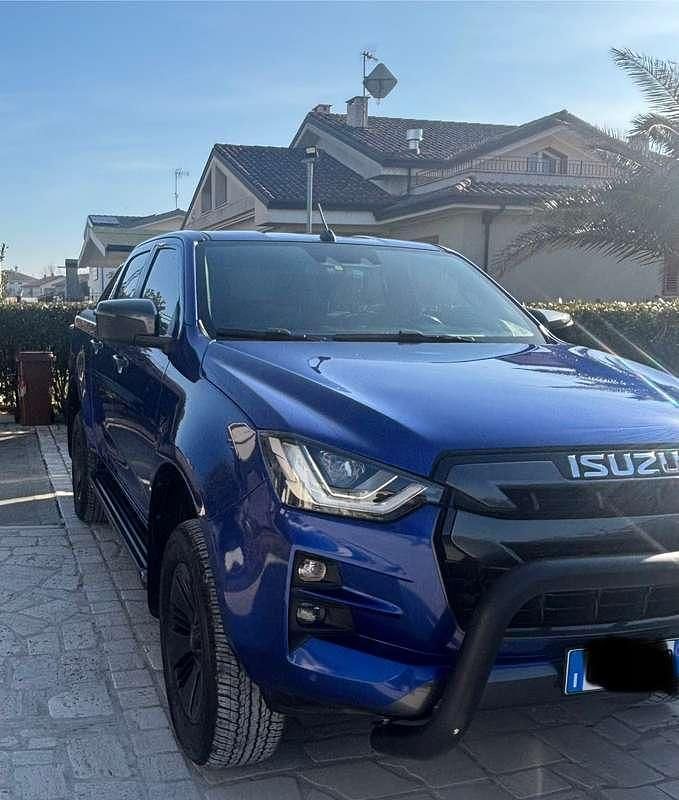 Usata Isuzu D-Max 163 CV (119 kW) 2022 Blu/azzurro Pick-up