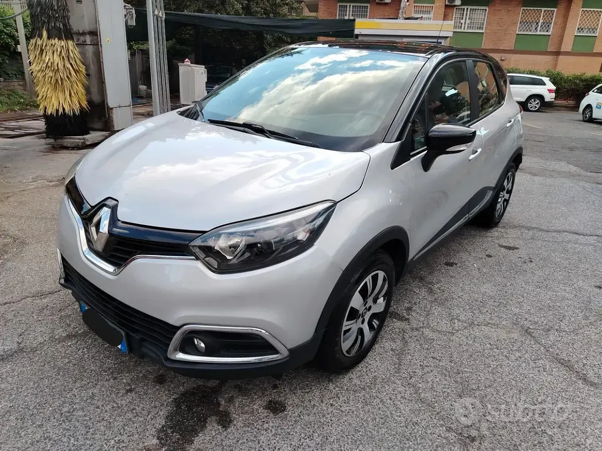Usado Renault Captur Life 90 CV (66 kW) 2017 Gris SUV