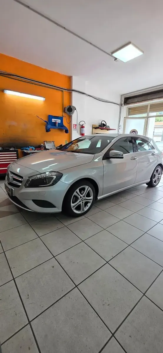 Usata Mercedes A180 109 CV (80 kW) 2016 Argento Utilitaria