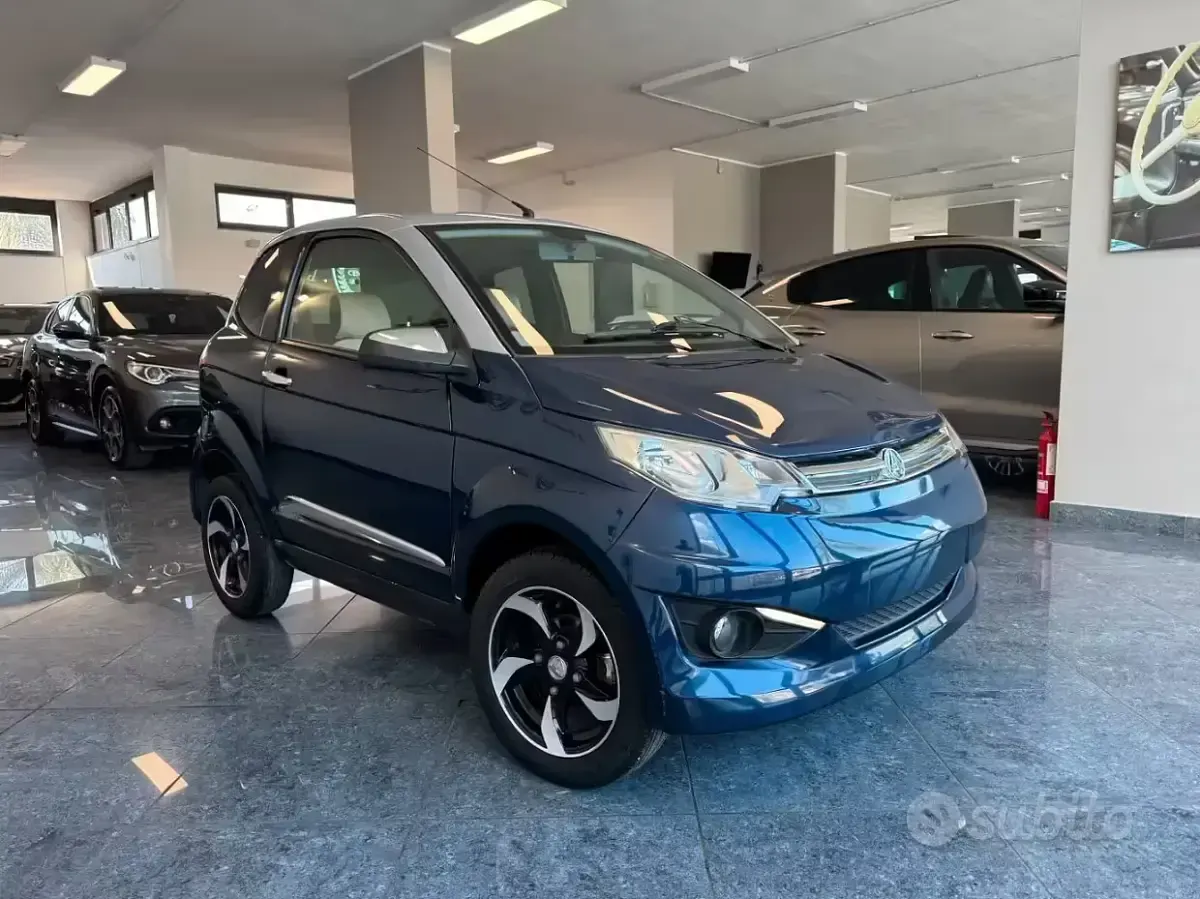 Usata Aixam City Premium 2016 Blu Utilitaria