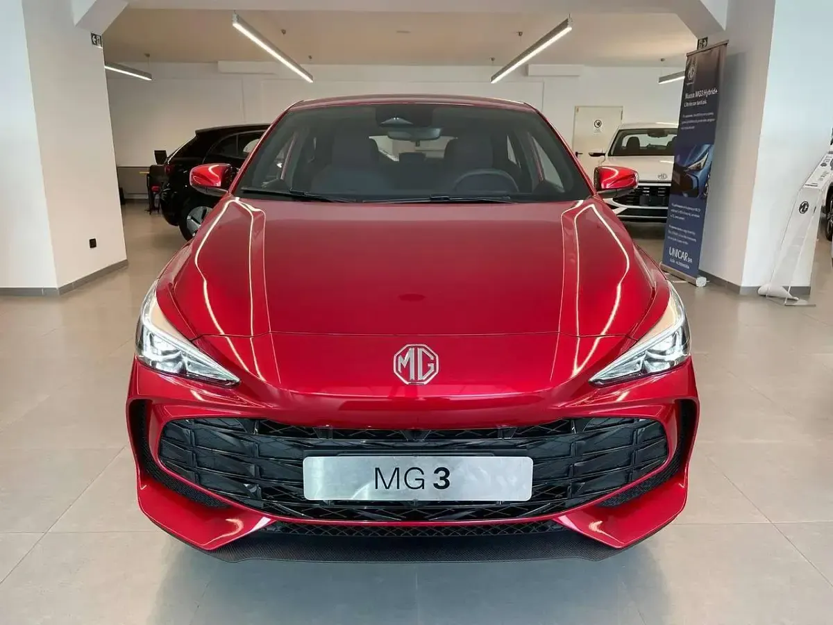 Nuova MG MG3 Comfort 116 CV (85 kW) 2026 Diamond red Utilitaria