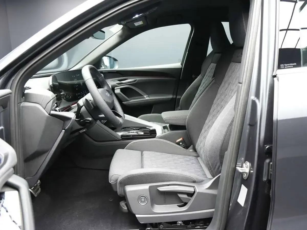 Nuova Audi Q5 Sportback S-Line 204 CV (150 kW) 2025 Grigio SUV