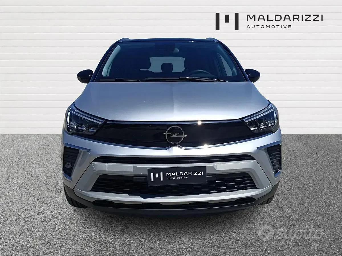 Usata Opel Crossland X Ultimate 110 CV (80 kW) 2023 Grigio SUV