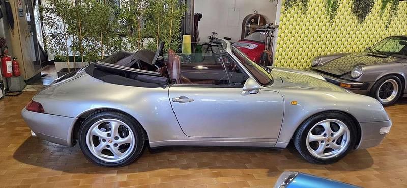 Usata Porsche 911 Carrera Cabriolet 272 CV (200 kW) 1995 Argento Cabrio