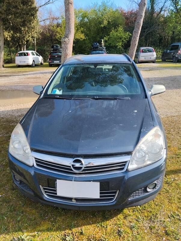 Usata Opel Astra Cosmo 116 CV (85 kW) 2008 Blu/azzurro Station wagon