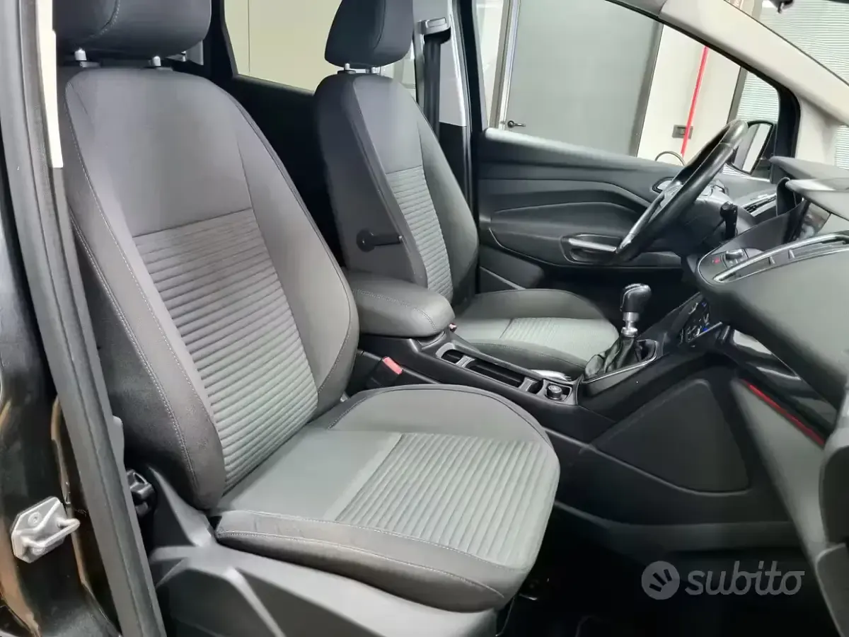 Usata Ford C-MAX Titanium 120 CV (88 kW) 2016 Grigio Monovolume