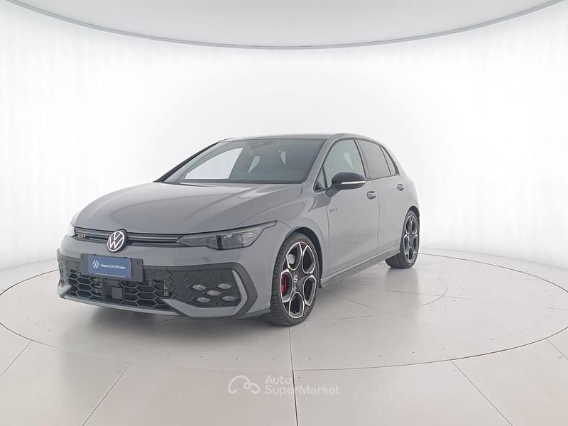 Usata VW Golf VIII GTI 265 CV (194 kW) 2025 C2 moonstone grey Berlina
