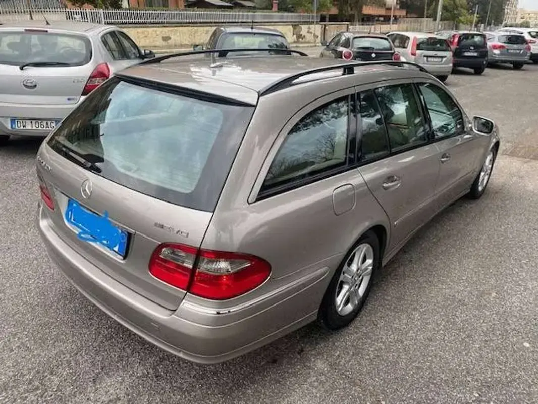 Usata Mercedes E220 Avantgarde 170 CV (125 kW) 2007 Argento Station wagon