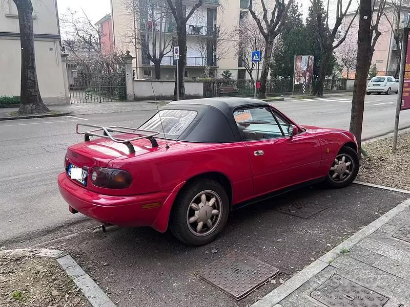 Usata Mazda MX5 115 CV (84 kW) 1992 Rosso Cabrio