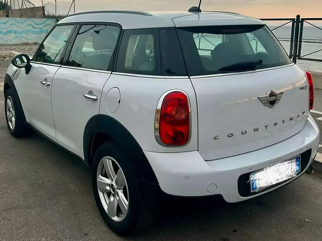 Usata Mini One D Countryman 90 CV (66 kW) 2015 Bianco SUV