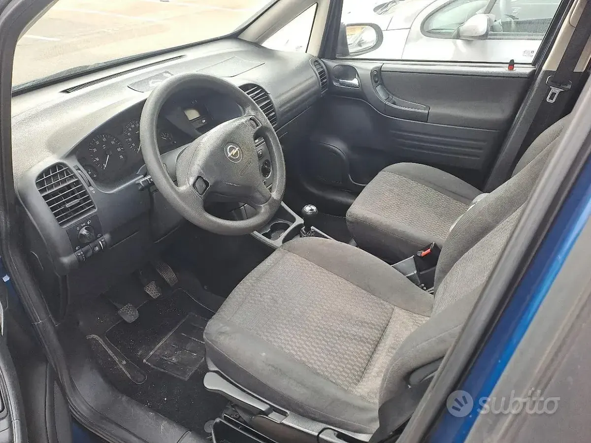 Usata Opel Zafira 97 CV (71 kW) 2005 Monovolume