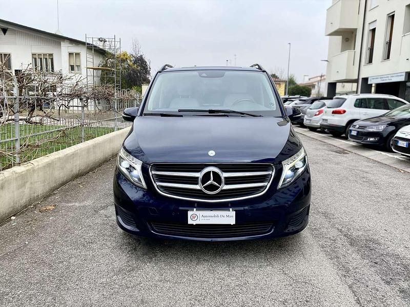 Usata Mercedes V220 Executive 163 CV (119 kW) 2015 Blu Monovolume