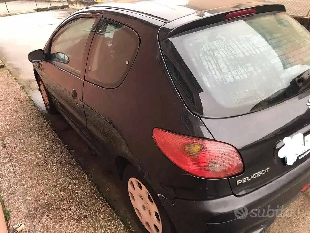 Usata Peugeot 206 60 CV (44 kW) 2005 Nero Berlina