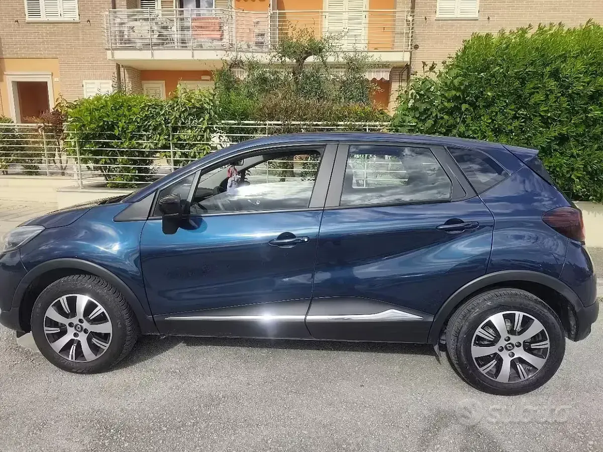 Usata Renault Captur 90 CV (66 kW) 2018 Blu SUV