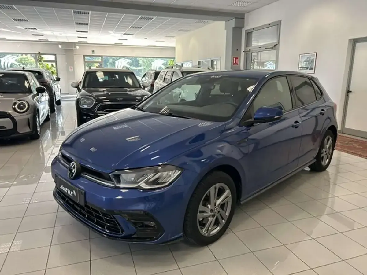 Usata VW Polo R-line 110 CV (80 kW) 2022 Blu/azzurro Utilitaria