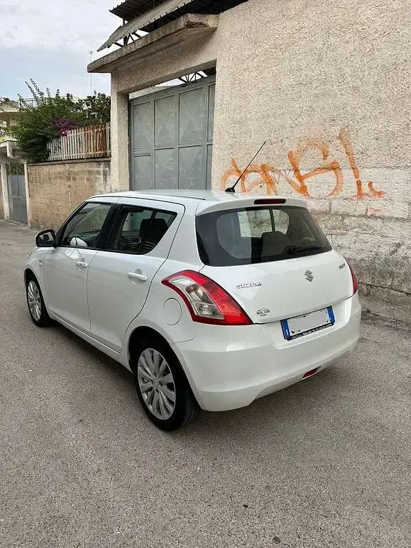 Usata Suzuki Swift GL 75 CV (55 kW) 2011 Bianco Utilitaria