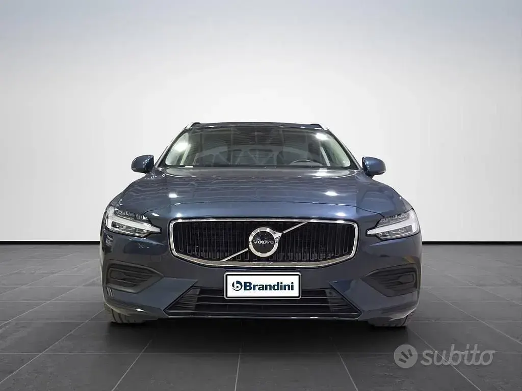 Usata Volvo V60 Core 197 CV (144 kW) 2023 Blu Station wagon