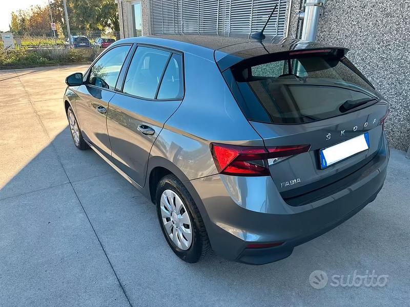 Usata Skoda Fabia Ambition 80 CV (58 kW) 2022 Grigio Utilitaria